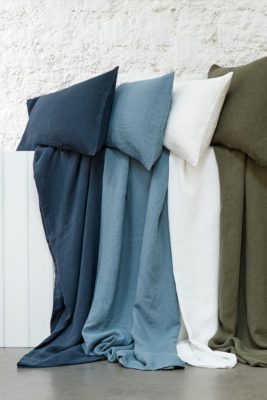 Factors to Consider When Choosing Pillow Fabric:
