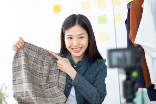 How to Choose the Best Clothing Manufacturer for Your Brand in 2024