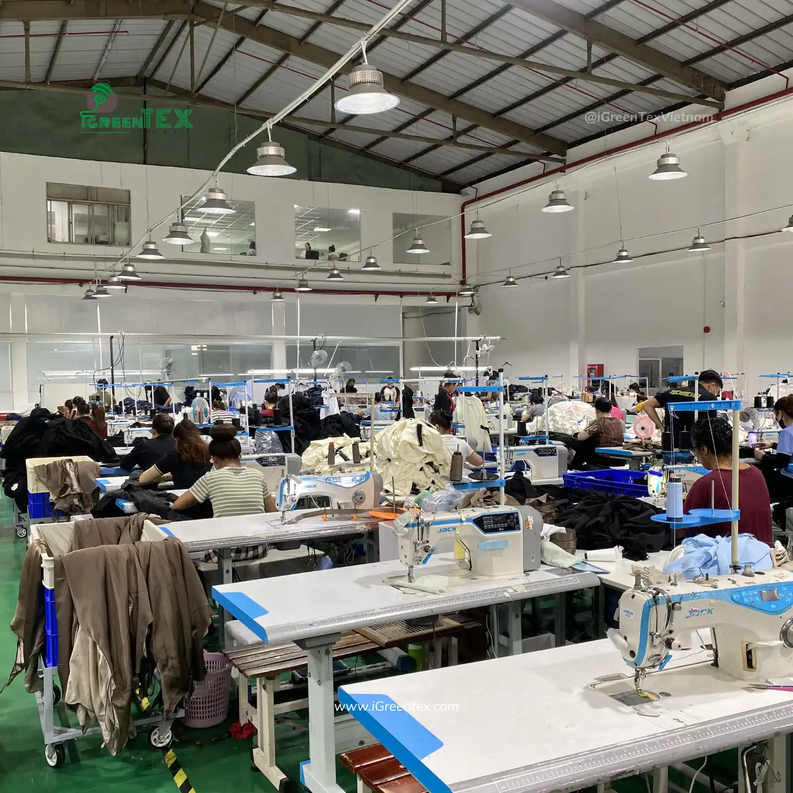 Multiple active sewing lines supporting 500 pcs moq up to 160k monthly items at iGreen Tex.